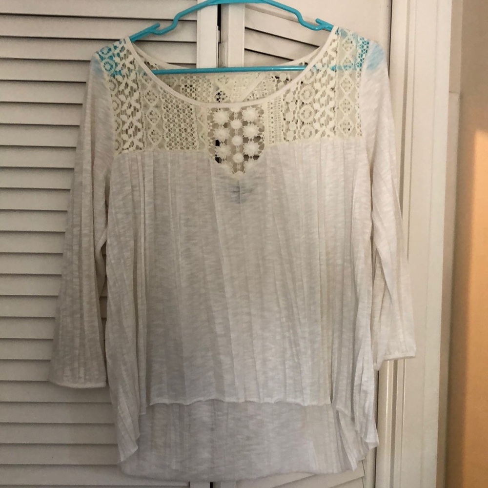 3/4 sleeve top with lace detail